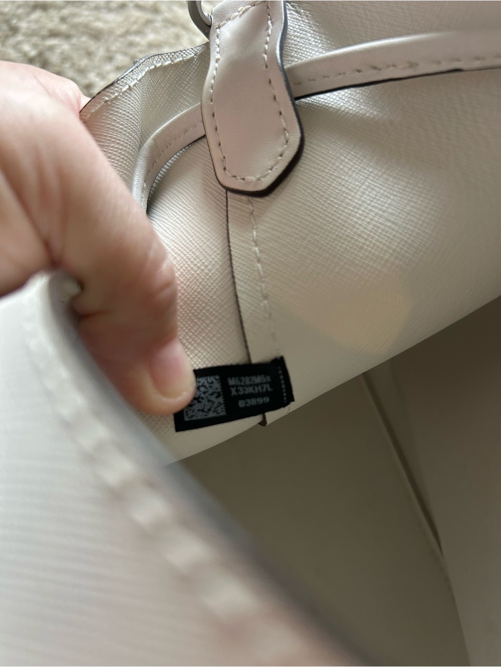 Michael Kors Cream Leather Bucket Shoulder Bag with Silver Hardware - Picture 12 of 12